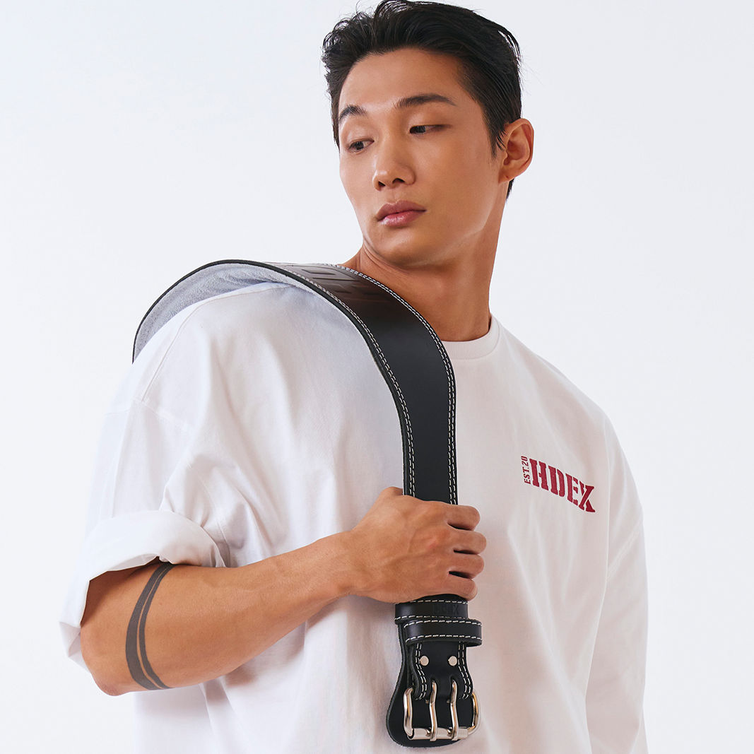【新品預購】CORE SMALL LOGO GIANT FIT 棉質短袖上衣 白色