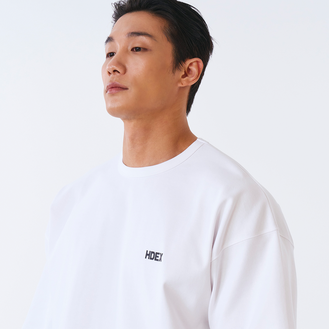 【新品預購】MAIN SMALL LOGO OVER FIT 短袖運動上衣 白色