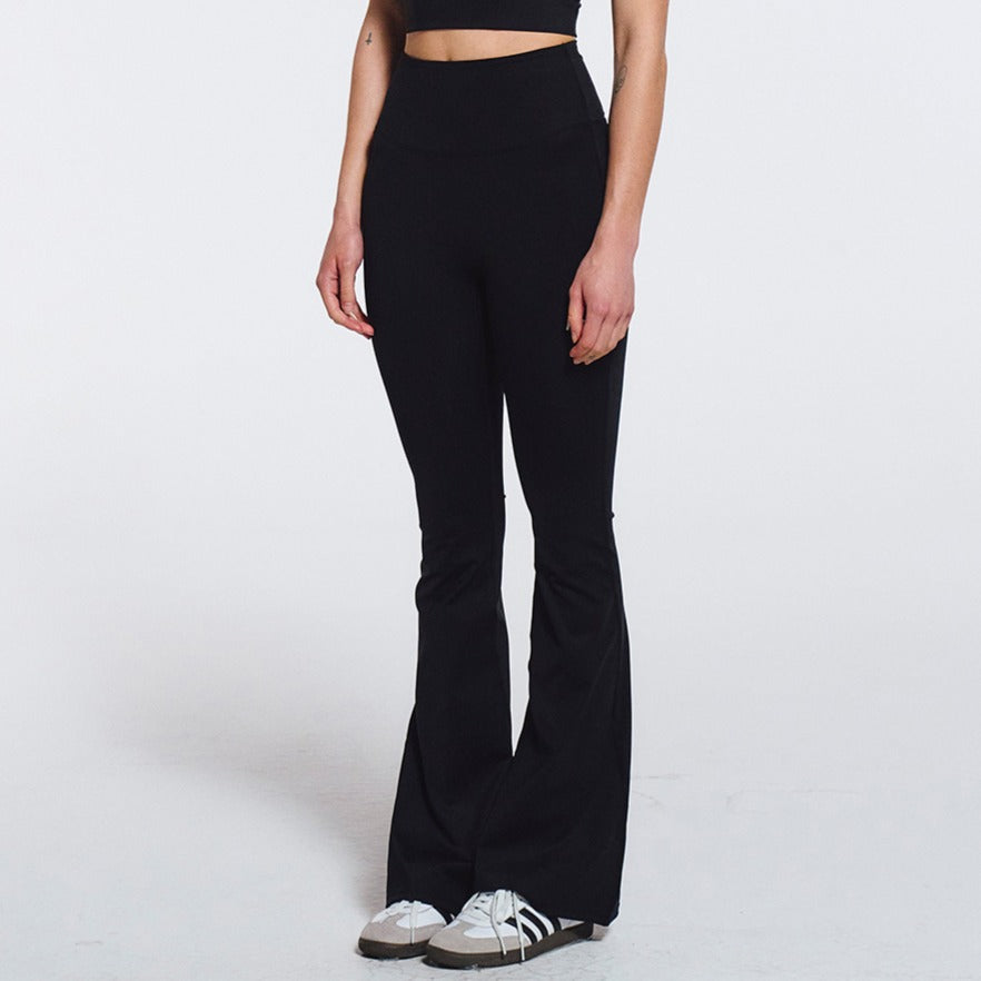 Firm Support 喇叭修身運動褲 黑色