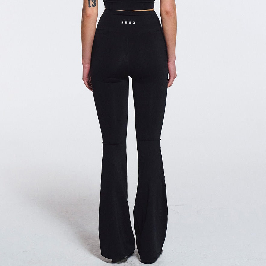 Firm Support 喇叭修身運動褲 黑色