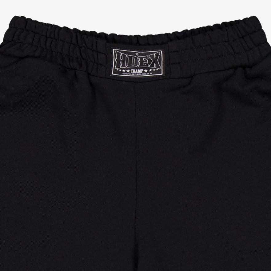 Wide Waist 百慕達運動短褲 黑色