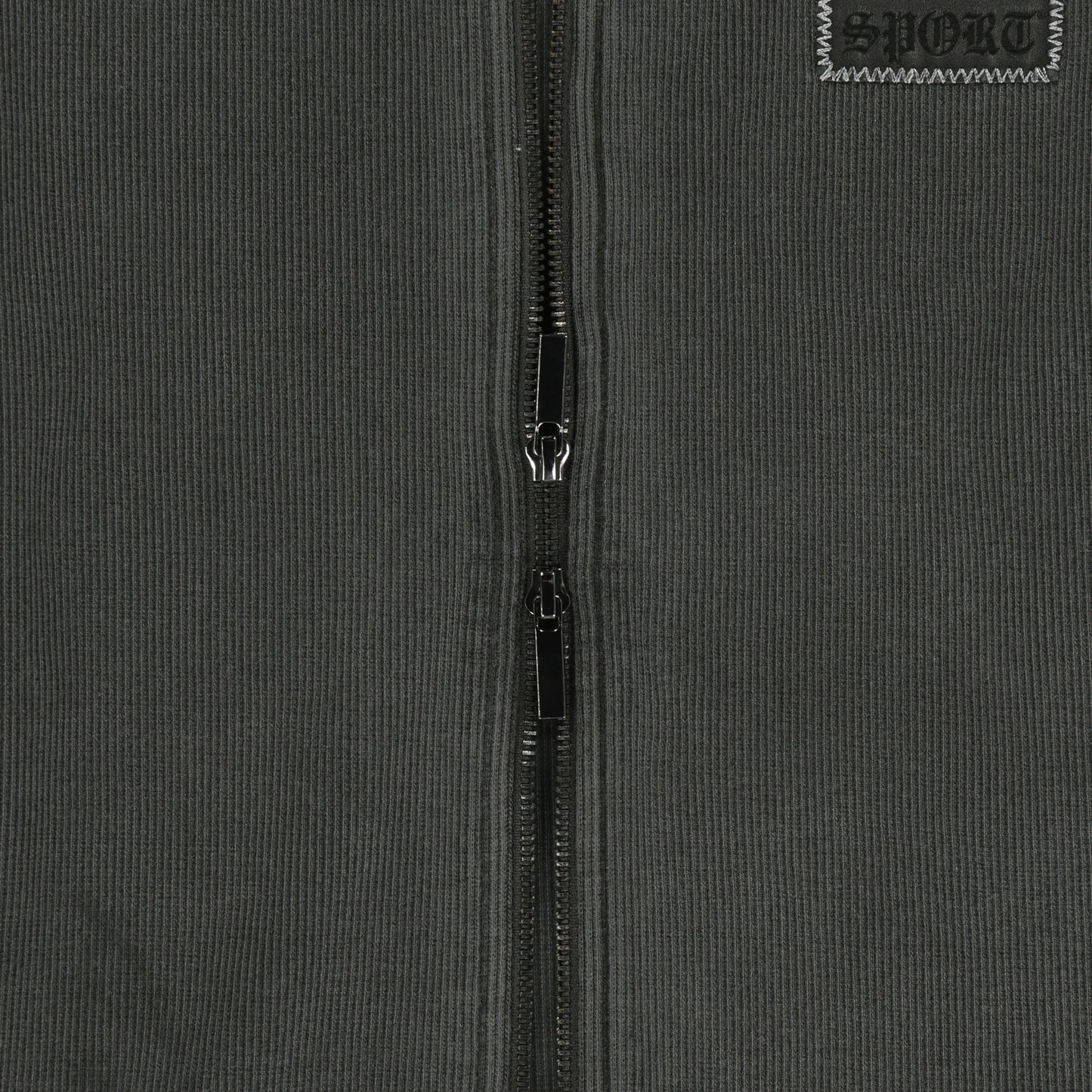 Pigment 經典剪裁短版高領拉鍊外套 碳黑色