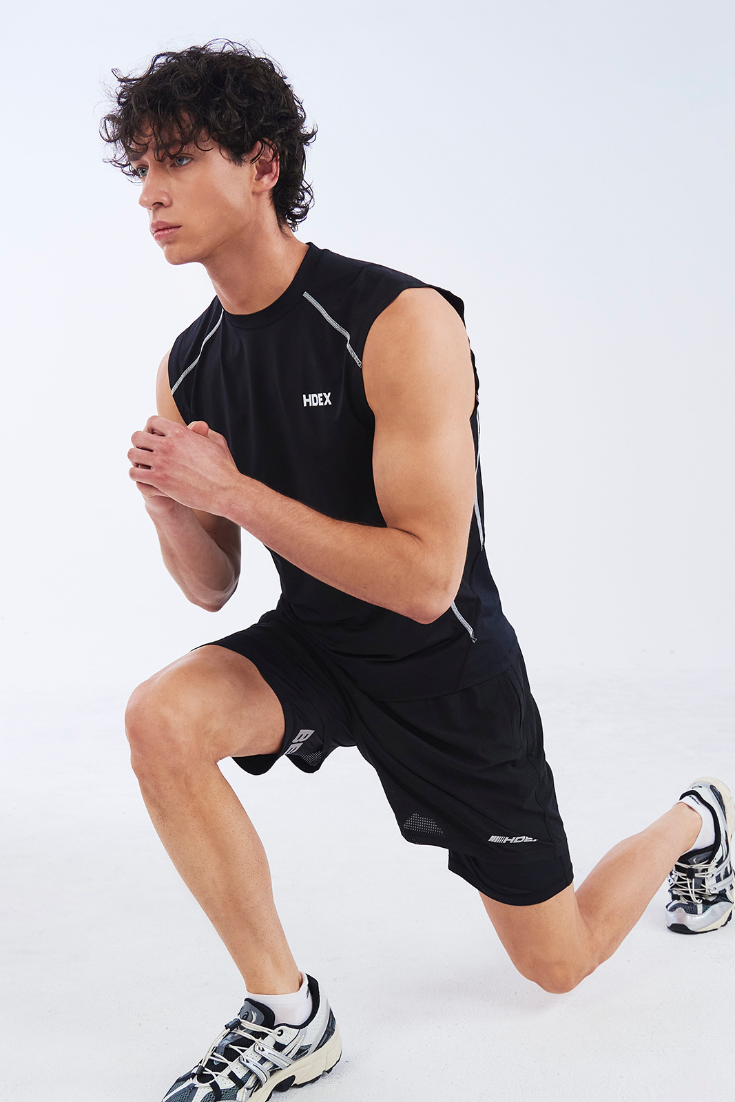 【新品預購】PRO MUSCLE FIT 無袖修身運動背心 黑色