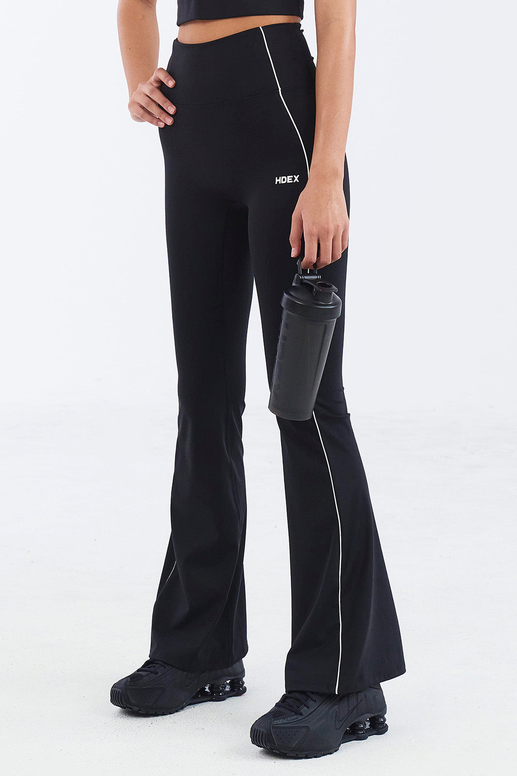 SUPPORT PIPING  喇叭修身運動褲 黑色