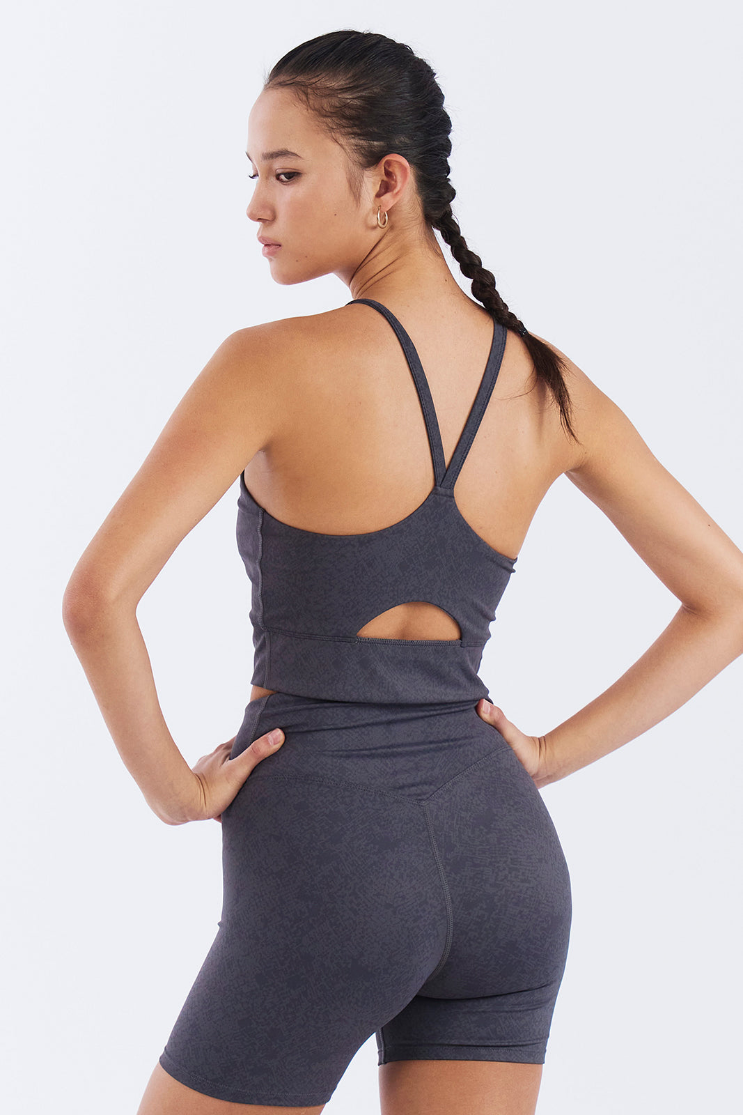 PYTHON 蛇紋壓紋掛勃美背交叉運動背心 鐵灰色