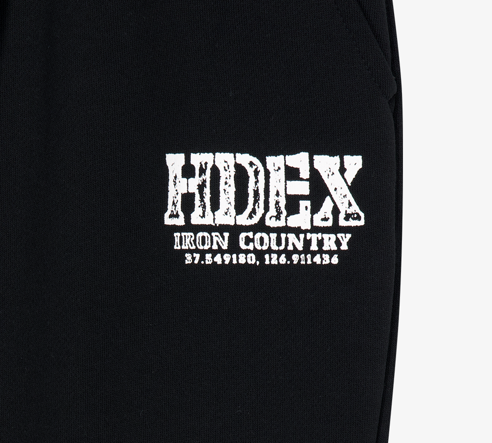 【新品預購】Core Logo 水洗復古風運動長褲 黑色