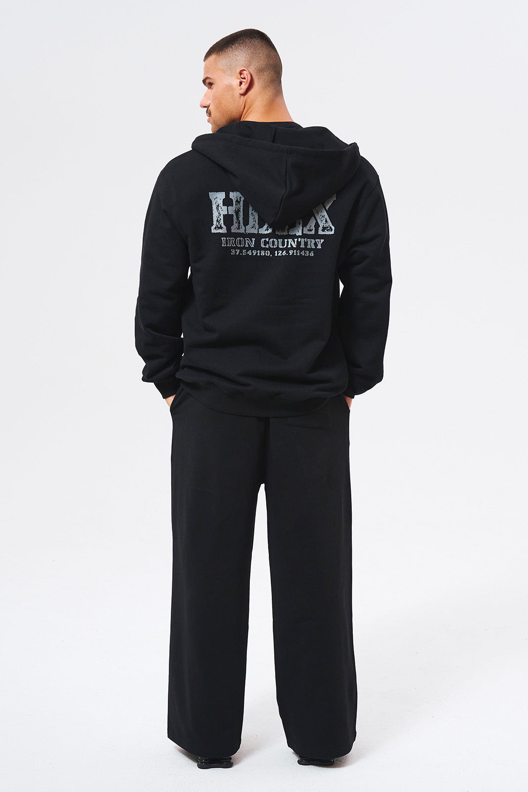 【新品預購】Core Logo 水洗復古風運動長褲 黑色