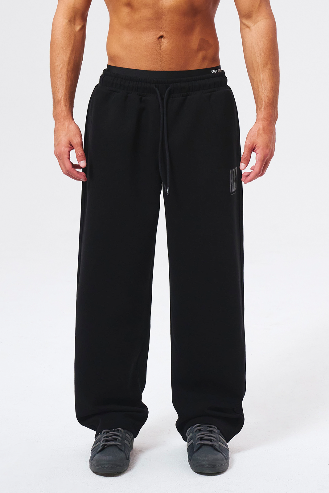【新品預購】Crack Printed 直筒運動長褲 黑色