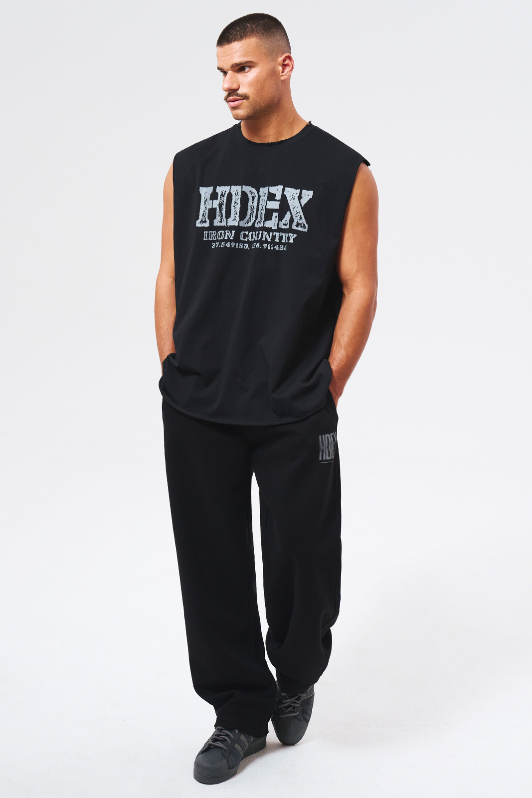 【新品預購】Crack Printed 直筒運動長褲 黑色