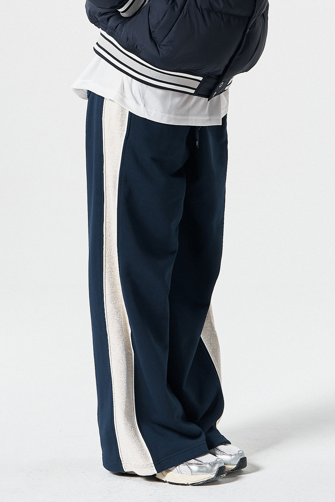 【新品預購】Reverse 滾邊撞色寬版運動長褲 深藍色(男女同款)