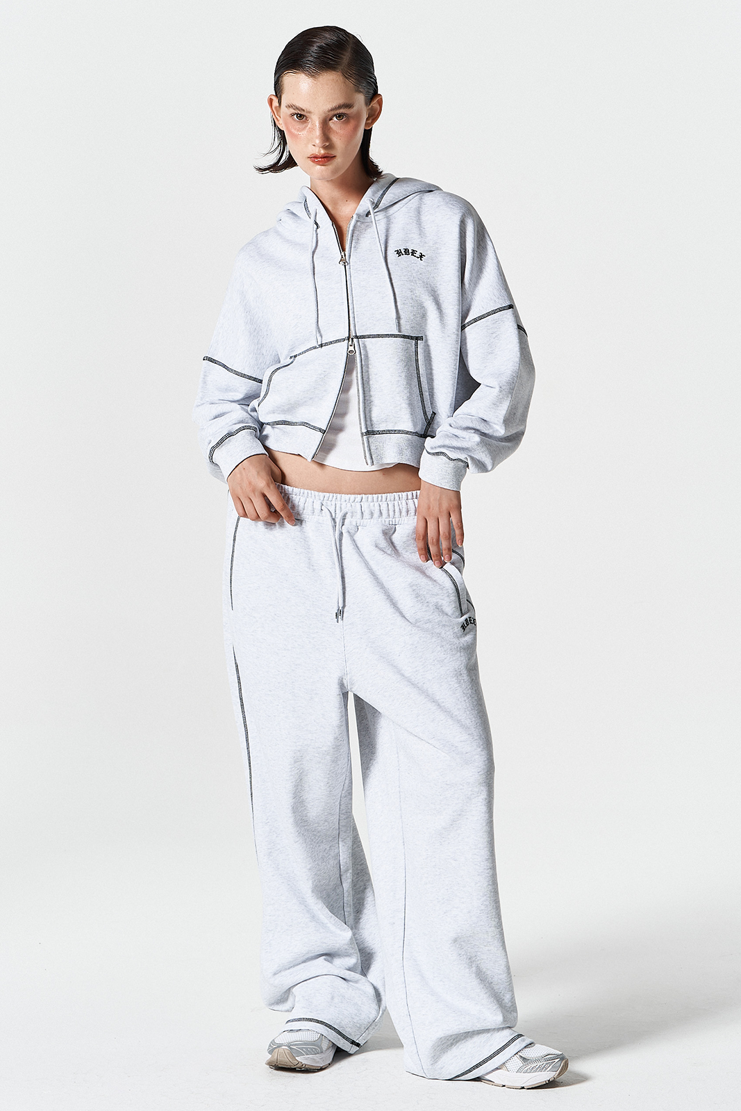 【新品預購】Contrast 滾邊寬版運動長褲 麻灰白(男女同款)