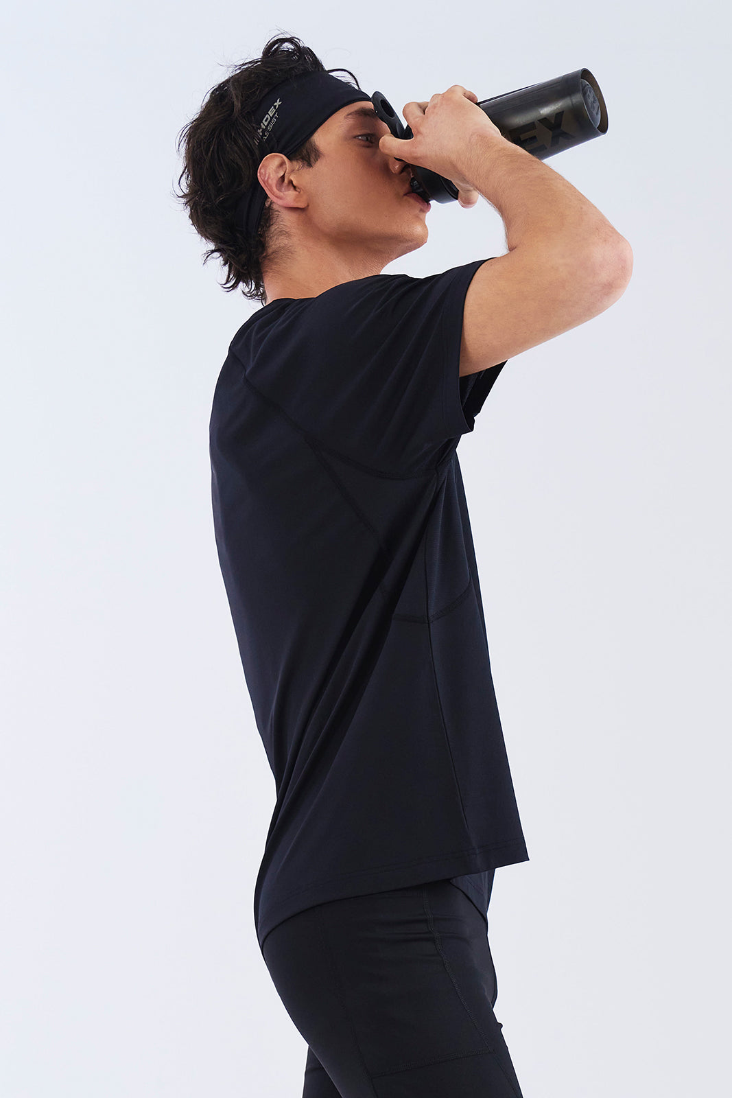 【新品預購】ASSIST MESH MIX 透氣運動短袖上衣 黑色