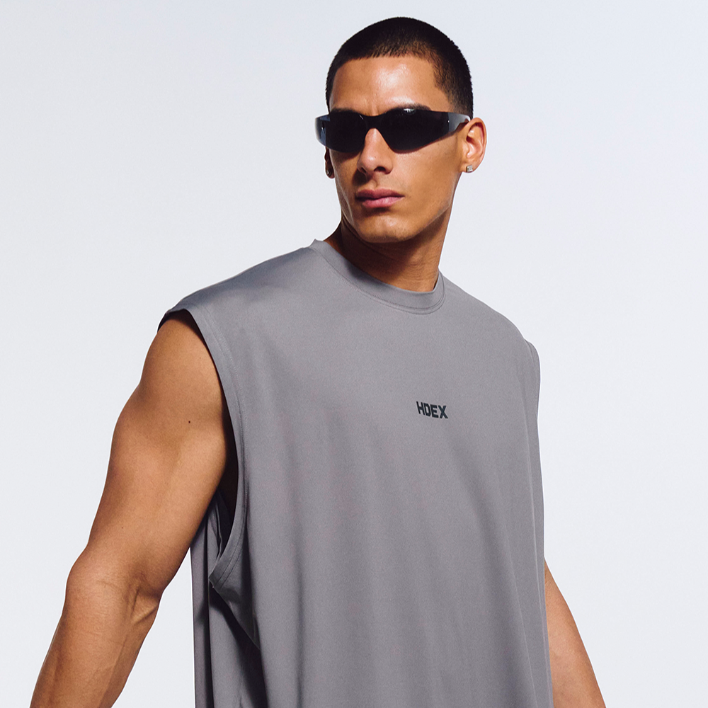 Main Small Logo Overfit 圓領運動背心 深灰色
