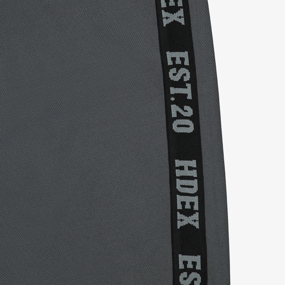 【新品預購】Tape Mesh 透氣網眼百慕達短褲 鐵灰色