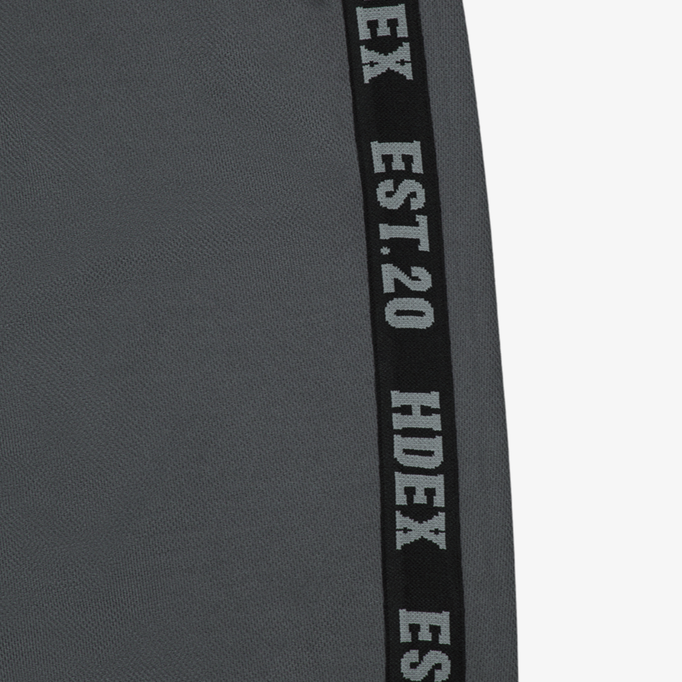 【新品預購】Tape Mesh 透氣網眼百慕達短褲 黑色