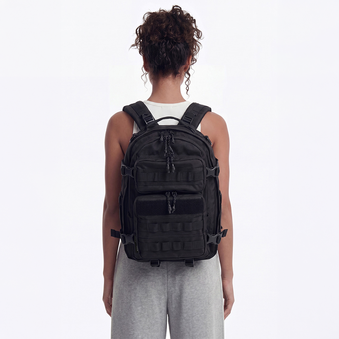 Gym Slim 多功能運動後背包 28L 黑色