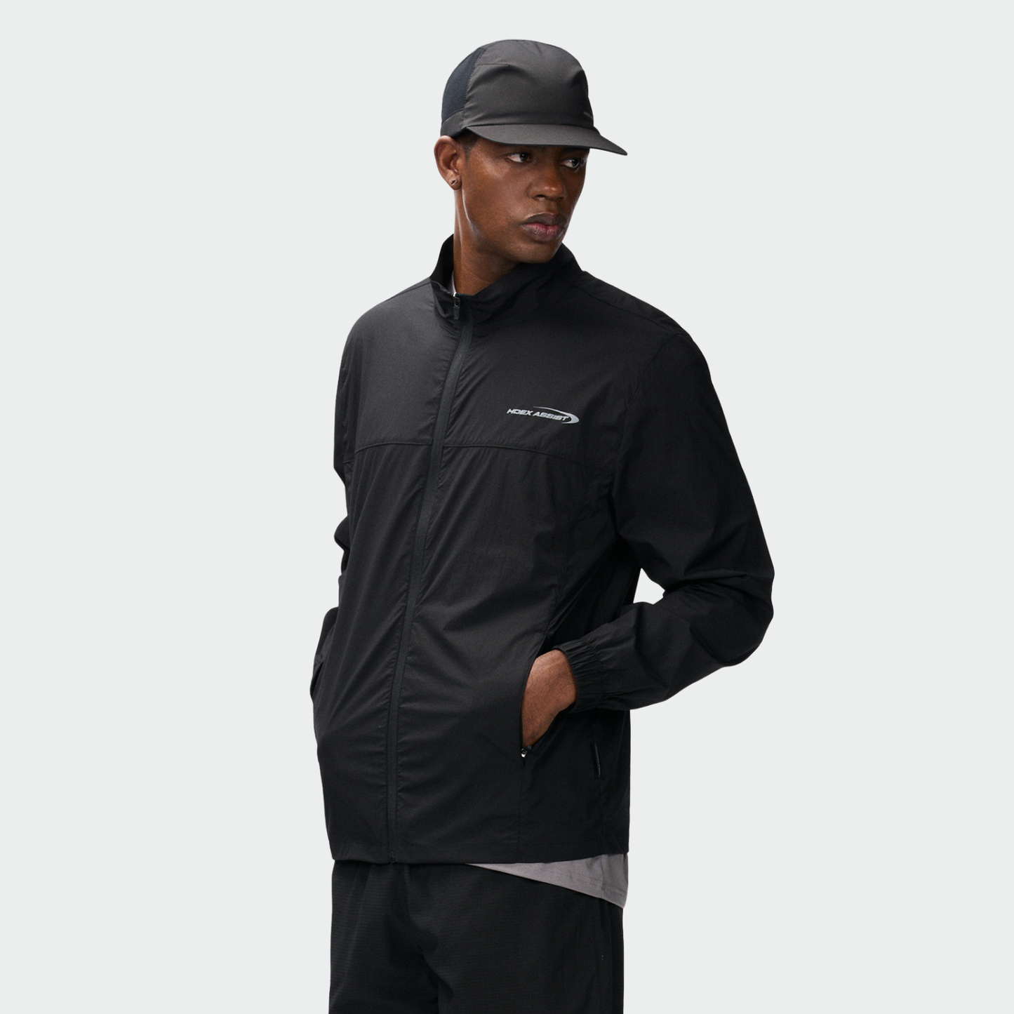 【新品早鳥優惠】Assist Light Running 運動防風外套 黑色