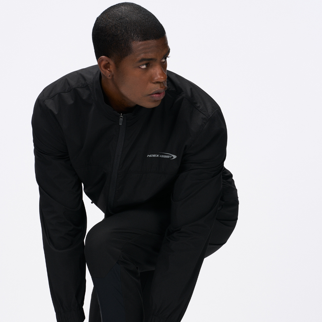 【新品早鳥優惠】Assist Light Running 運動防風外套 黑色