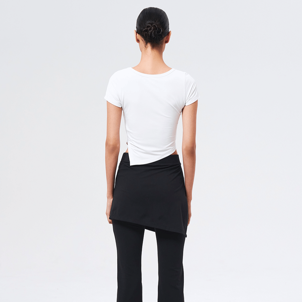 【新品預購】Womens Brisen V-Cut 不對稱剪裁修身短袖 白色