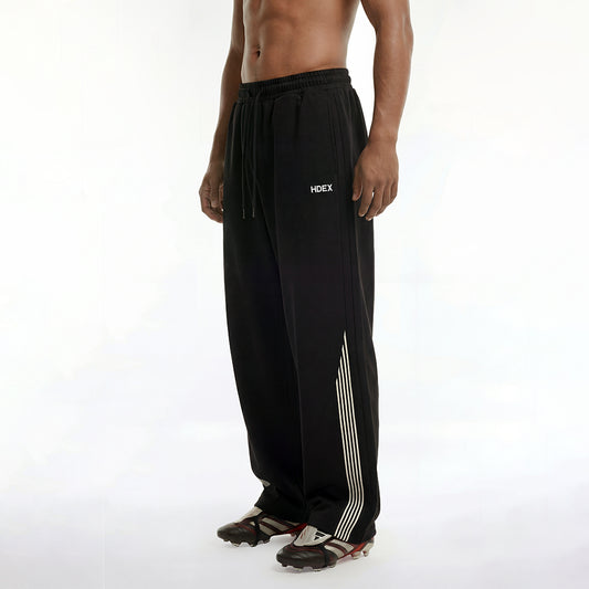 【新品早鳥優惠】EZ Curved Track 休閒寬版長褲 黑色