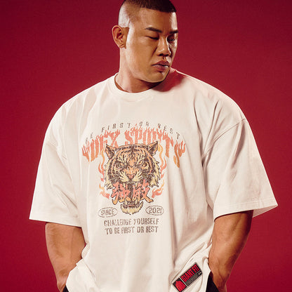 Strong Dexter Giant Fit 老虎印花運動短袖上衣 白色