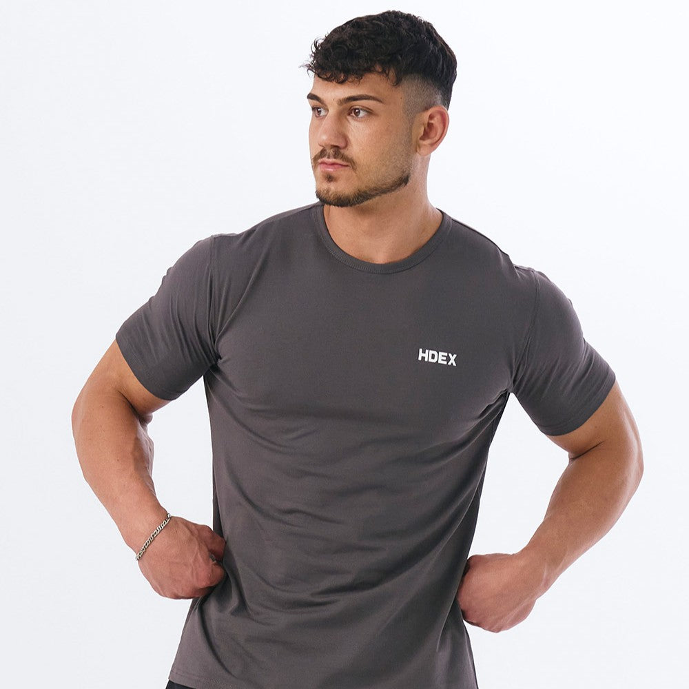 Main Small Logo Air Muscle Fit 短袖合身運動上衣 深灰色
