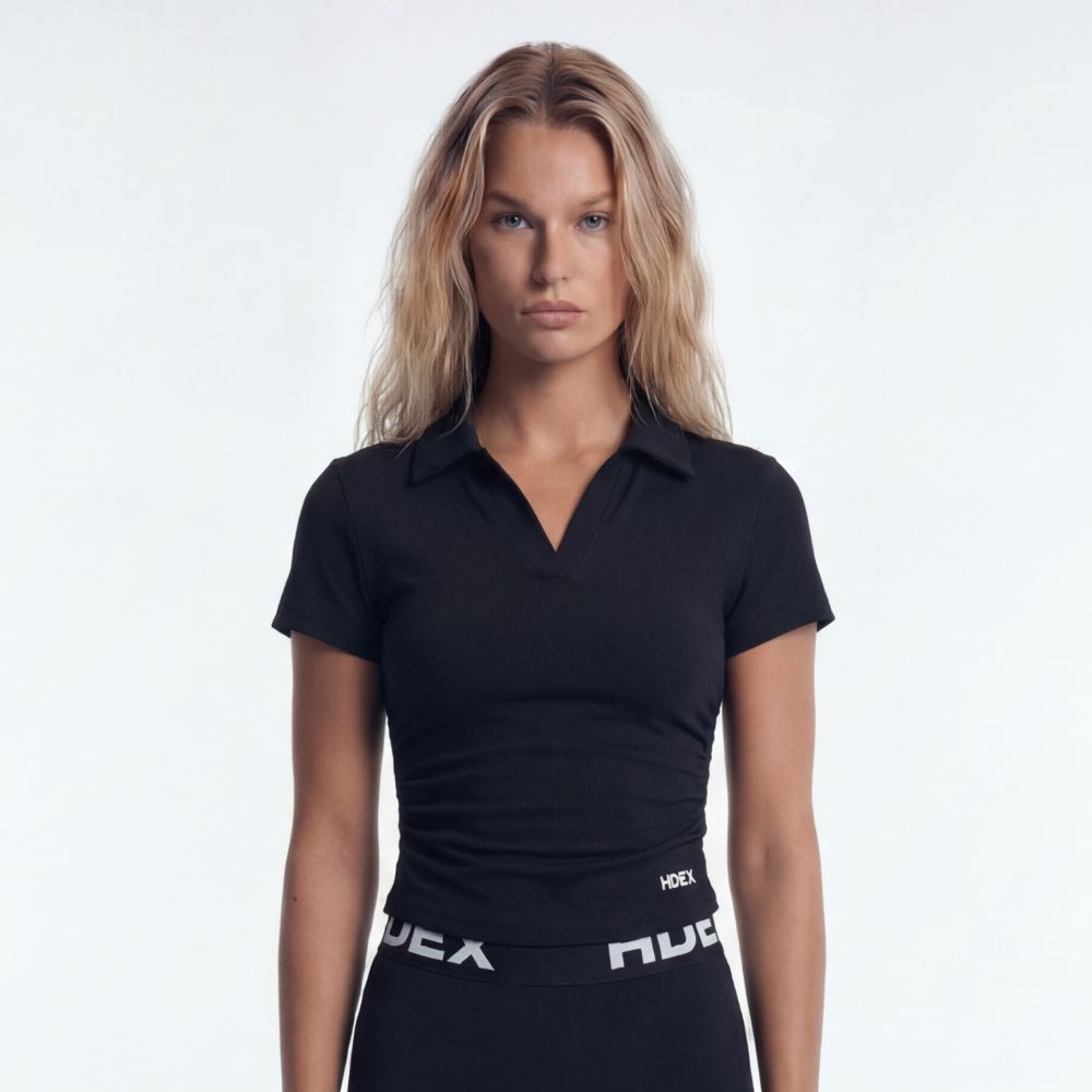 EZ Sculpt Pique V領短版運動短袖上衣 黑色