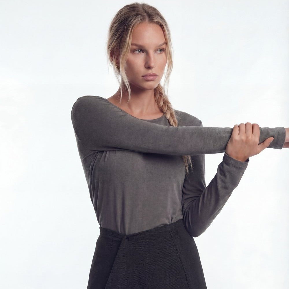 Essential 莫代爾休閒長袖上衣 鐵灰色