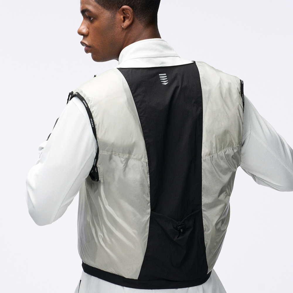 【新品早鳥優惠】Assist Utility Running 輕暖科技背心 淺灰色(男女同款)