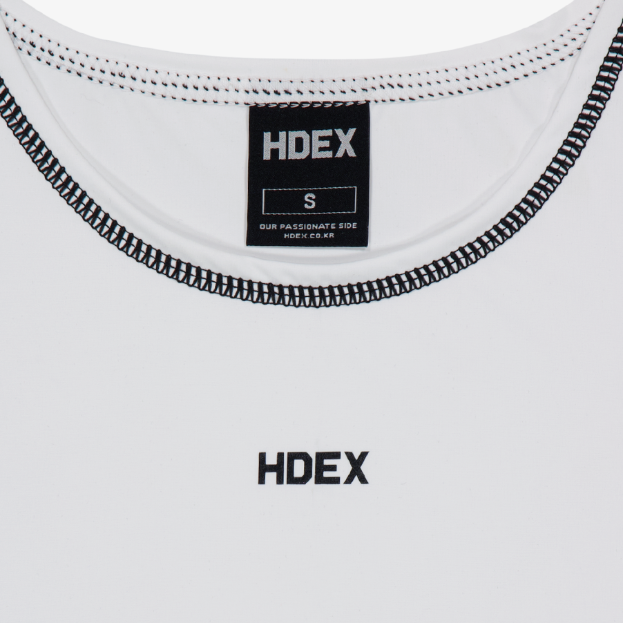 【新品早鳥優惠】Pro Stitch 車線短版削肩背心 白色