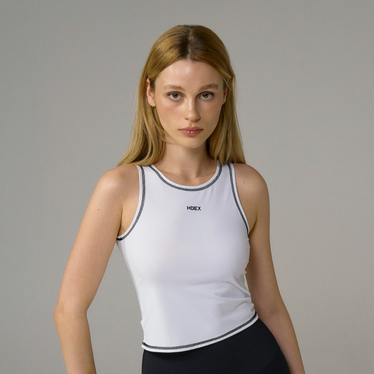 【新品早鳥優惠】Pro Stitch 車線短版削肩背心 白色